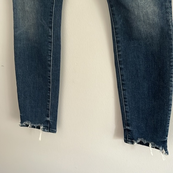 MOTHER Denim High Waisted Looker Ankle Chew - Picture 4 of 8